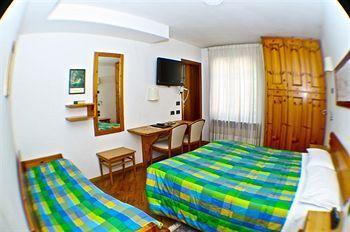 Laurino Hotel Pozza di Fassa